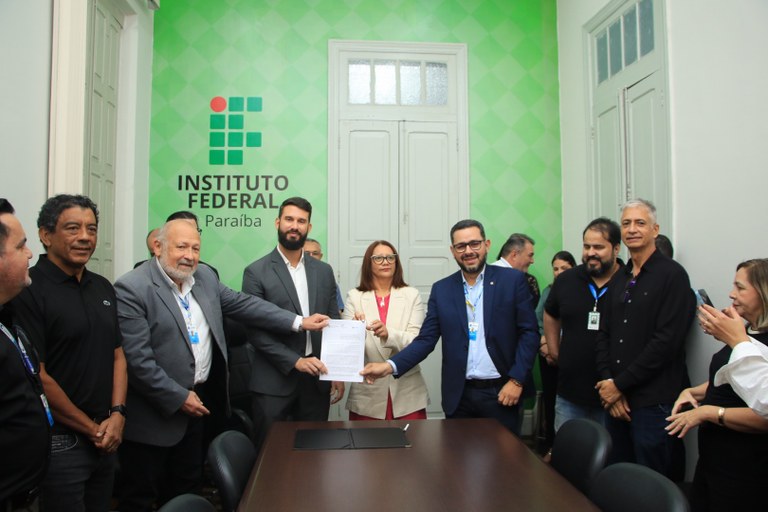 7f9ede06-12cb-4330-aa9e-567696d5b286