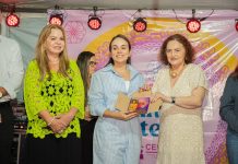 Primeira-dama Camila Mariz participa de abertura de Feira das Mulheres Artesãs e recebe homenagem no evento