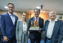 Governador Lucas Ribeiro participa de entrega de Título de Cidadania Campinense ao ministro Mauro Campbell