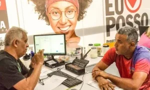 Prefeitura entrega mais 100 contratos a empreendedores do Programa ‘Eu Posso’