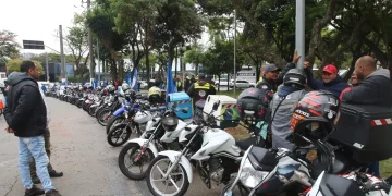 Governo prepara linha de crédito para motociclistas de aplicativos