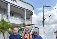 Município de Monteiro recebe nova ambulância para reforçar atendimento e transporte de pacientes