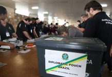 Quase 1 milhão de brasileiros no exterior poderão votar nas eleições