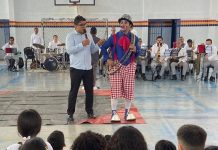Orquestra da Sedec se apresenta com Palhaço Coceirinha para alunos da Escola João Gadelha